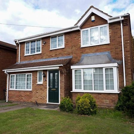 Cosy Four Bed Property With En-Suite Near To Nec Birmingham Airport And The City Exterior photo